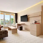 Ramada By Wyndham Istanbul 4* أجفا