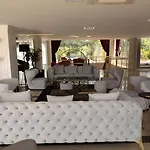 فندق Ramada By Wyndham Istanbul أجفا