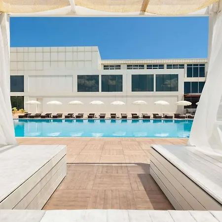 Hotel Ramada By Wyndham Istanbul 4*