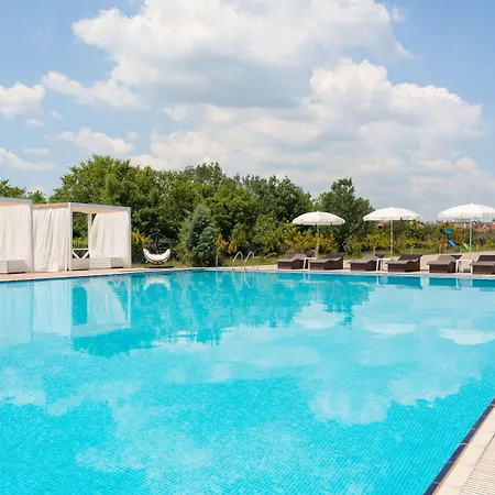 Ramada By Wyndham Istanbul 酒店 4*