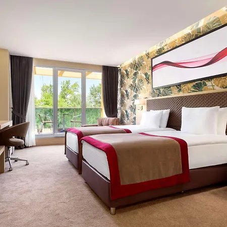 Ramada By Wyndham Istanbul 酒店