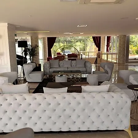 Hotel Ramada By Wyndham Istanbul 4*
